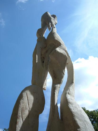 totem blanc en bois